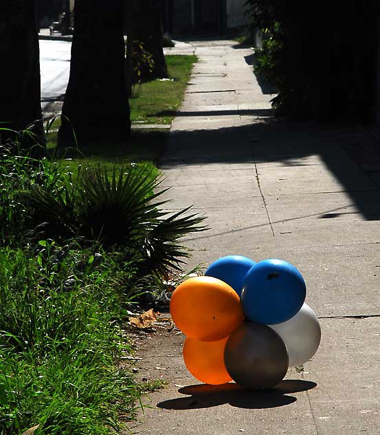 Balloons, Sidewalk, Sunset Boulevard east of Echo Park