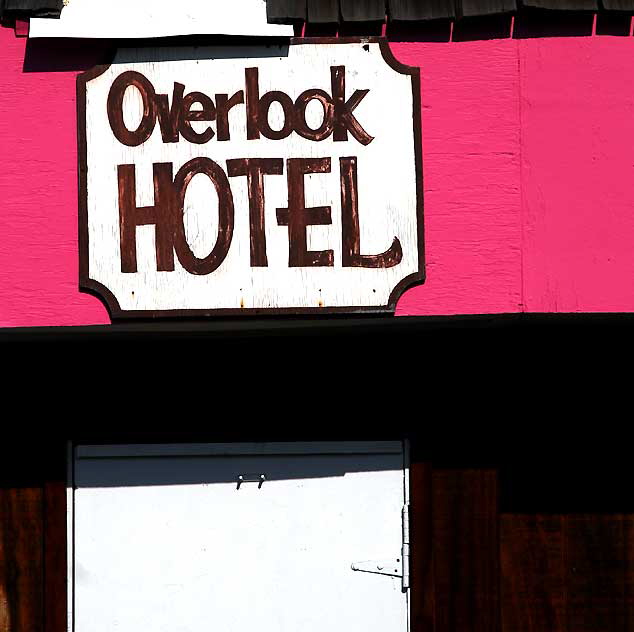 Overlook Hotel., Ocean Front Walk, under the Santa Monica Pier