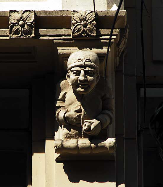 Detail, the Equitable Building ay Hollywood and Vine