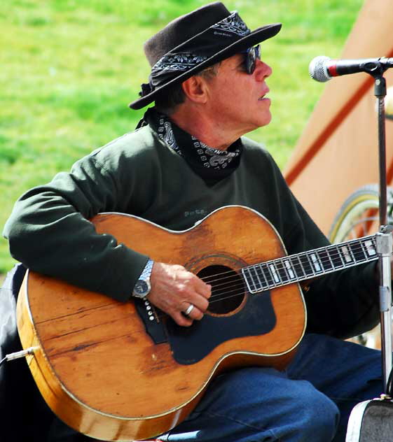 Guitarist/Singer, Venice Beach, Friday, March 4, 2011