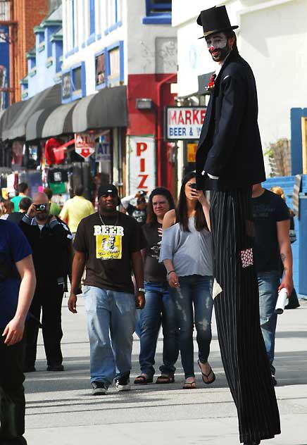 Stilt-Clown, Ocean Front Walk, Venice Beach, Friday, March 4, 2011