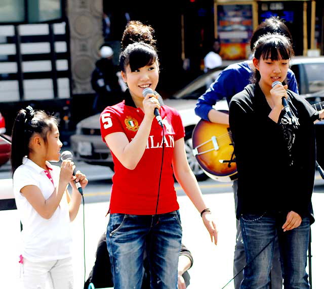 Asian Singers, Hollywood Boulevard, Tuesday, March 29, 2011