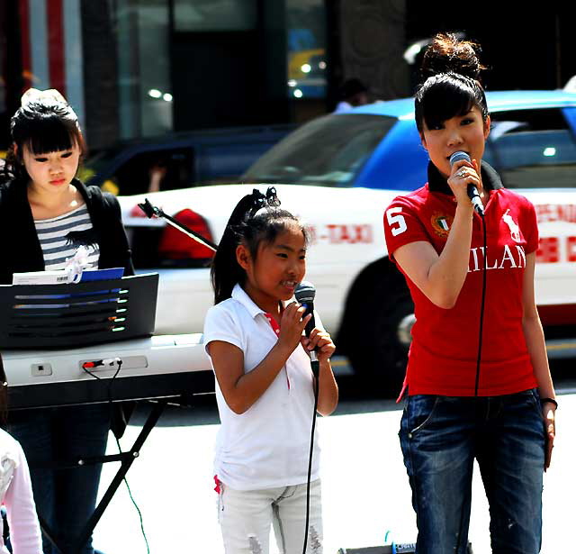 Asian Singers, Hollywood Boulevard, Tuesday, March 29, 2011