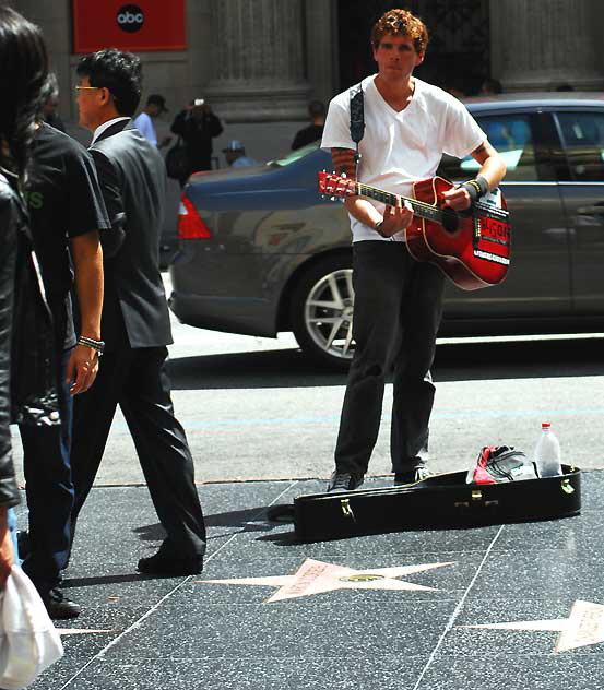 Left-Handed Guitarist, Hollywood Boulevard, Tuesday, March 29, 2011