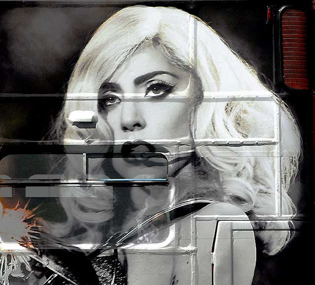 Lady Gaga, Hollywood Tour Bus