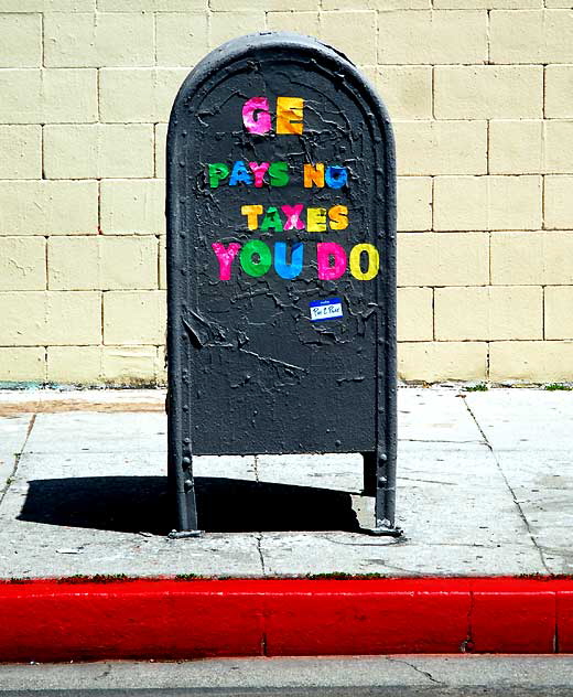 GE Pays No Taxes - Melrose Avenue Mailbox 