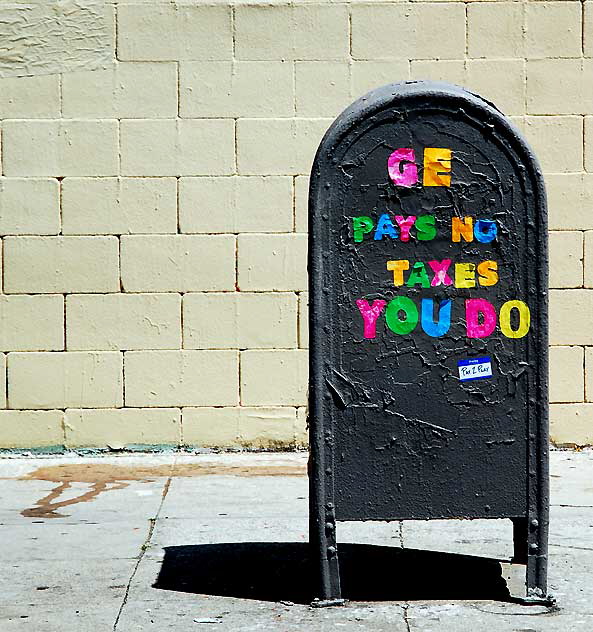 GE Pays No Taxes - Melrose Avenue Mailbox 