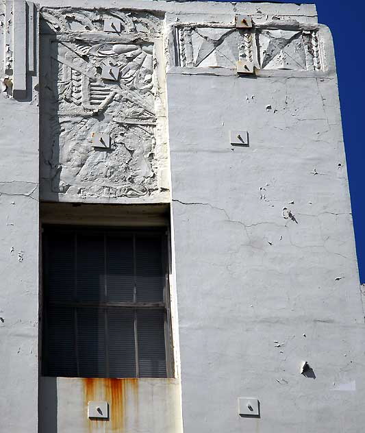 Deco Wall at 100 North Sycamore (at First) - West Los Angeles