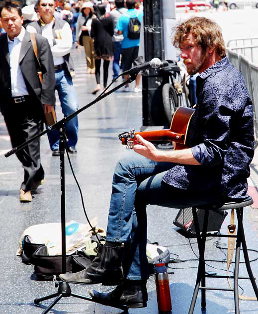 Singer, Hollywood Boulevard, Thursday, May 19, 2011