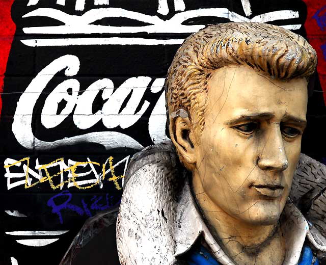 Fiberglass James Dean, Hollywood Boulevard 