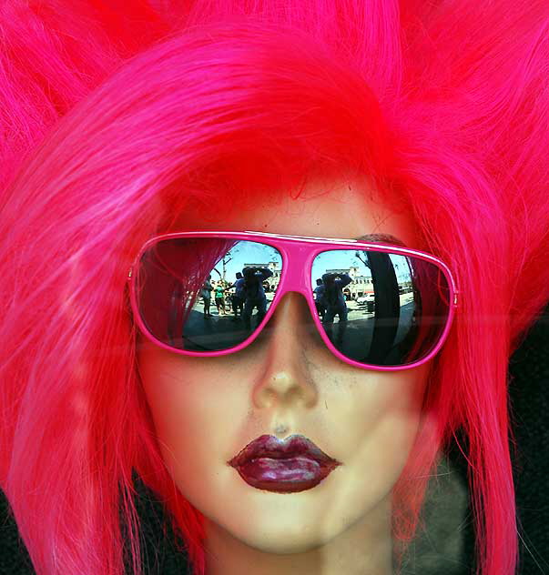 Pink Wig, Hollywood Boulevard