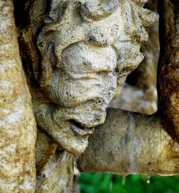 Gargoyle Fountain, Beverly Gardens Park 