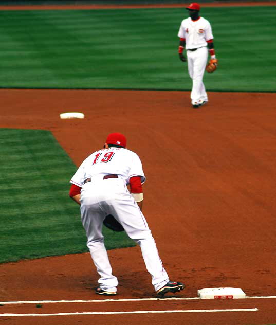 Thursday night, August 28, the Cincinnati Reds play the San Francisco Giants at the Great American Ballpark