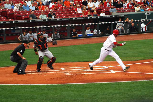 Thursday night, August 28, the Cincinnati Reds play the San Francisco Giants at the Great American Ballpark