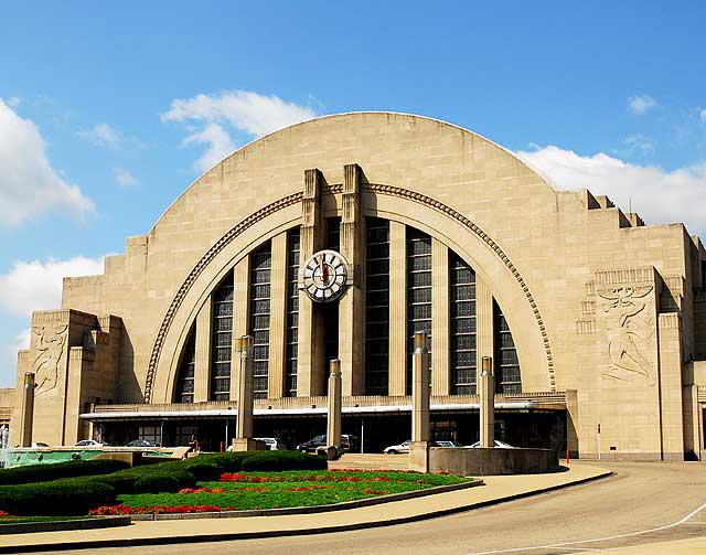 Cincinnati Union Terminal (1931) - principal architects Alfred T. Fellheimer and Steward Wagner, with architects Paul Philippe Cret and Roland Wank as design consultants