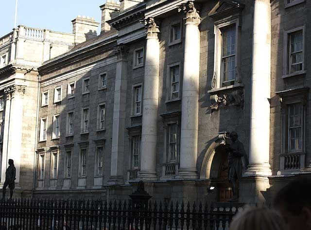 Dublin, Ireland, December 7, 2008 - photo by Marin A. Hewitt, all rights reserved