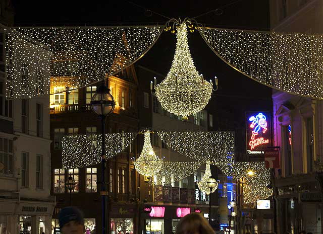 Christmas in Dublin, Ireland, 2008 - photo by Marin A. Hewitt, all rights reserved