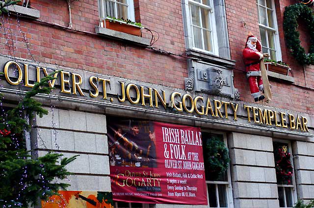 Christmas in Dublin, Ireland, 2008 - photo by Marin A. Hewitt, all rights reserved