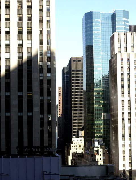 Avenue of the Americas (6th Avenue), looking north past Radio City Music Hall