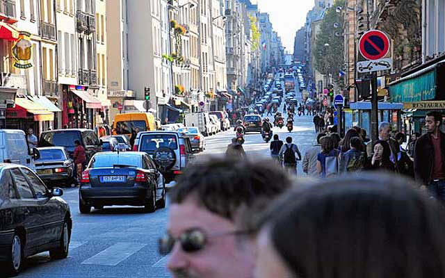 he Petit Pont leads into the rue Saint-Jacques and it goes up the hill past the Sorbonne, the Pantheon and all the way to Spain.