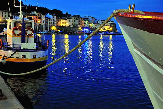 Port-Vendres (dpartement of Pyrnes-Orientales, Languedoc-Roussillon rgion), a fishing village on the Mediterranean, just north of the Spanish border, where the Pyrenees drop into the sea