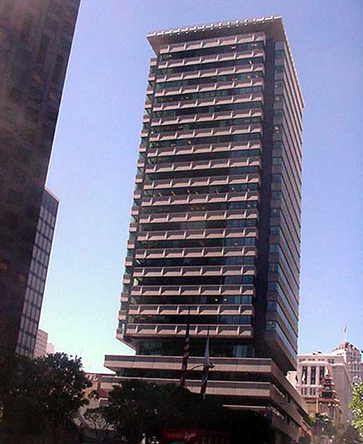 Fans of architecture will find many fascinating buildings to photograph in San Francisco.  This modernistic building is across the street from the Bank of America Building.