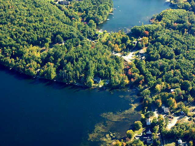 New Hampshire, the weekend of October 2, 2010 - photograph copyright  Martin A. Hewitt - used by permission, all rights reserved