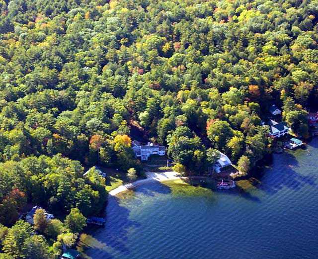 New Hampshire, the weekend of October 2, 2010 - photograph copyright  Martin A. Hewitt - used by permission, all rights reserved