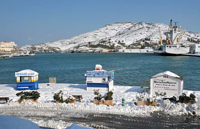 Port-Vendres (dpartement of Pyrnes-Orientales, Languedoc-Roussillon rgion), France - snowstorm of March 7-9, 2010