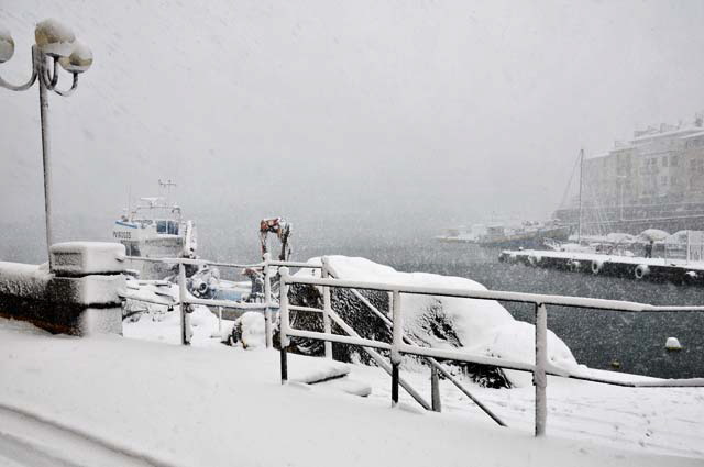 Port-Vendres (dpartement of Pyrnes-Orientales, Languedoc-Roussillon rgion), France - snowstorm of March 7-9, 2010