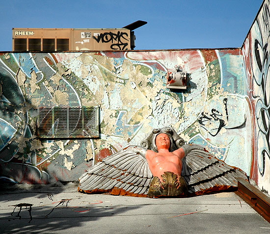 In an alley behind Melrose Avenue, the mysterious angel 