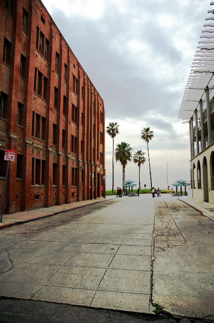 Street to the beach on a cloudy day, Venice, California 