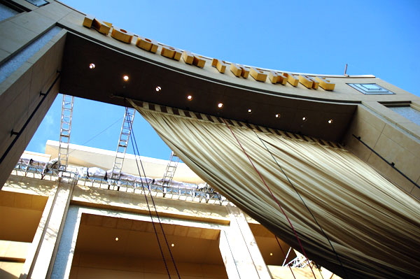 Setting Up for the Oscars on Hollywood Boulevard - 2007