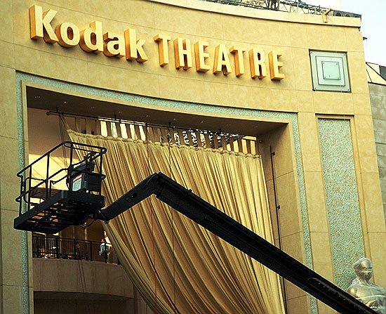 Setting Up for the Oscars on Hollywood Boulevard - 2007