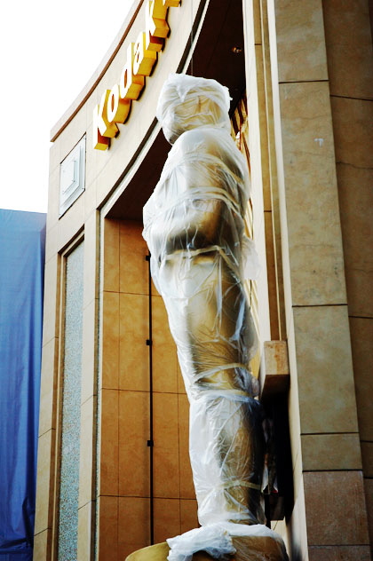 Setting Up for the Oscars on Hollywood Boulevard - 2007