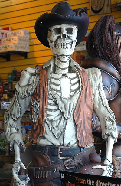 Window display - The Cowboy of Death - Hollywood Boulevard 