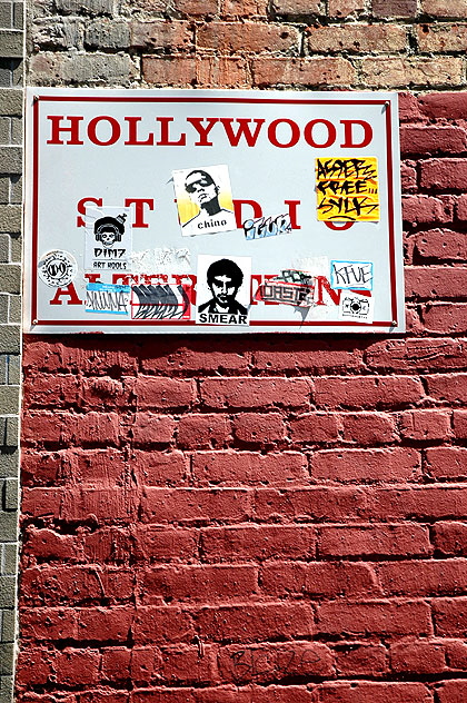 Hollywood Walls 