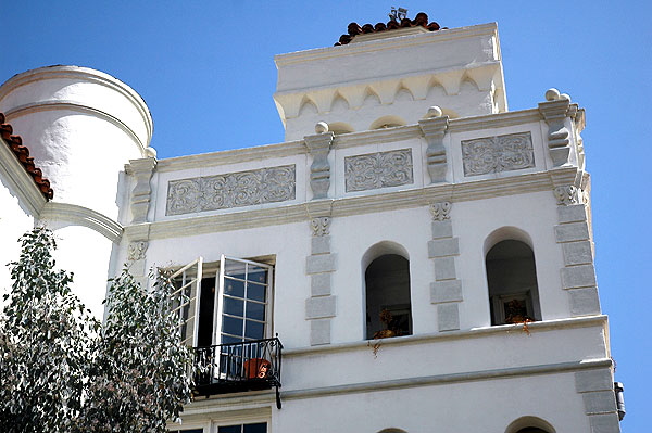 Harper House (1929), 1334-36 North Harper Avenue, West Hollywood