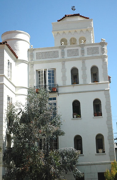 Harper House (1929), 1334-36 North Harper Avenue, West Hollywood