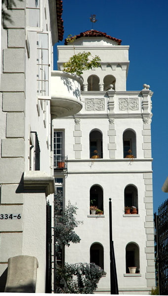 Harper House (1929), 1334-36 North Harper Avenue, West Hollywood