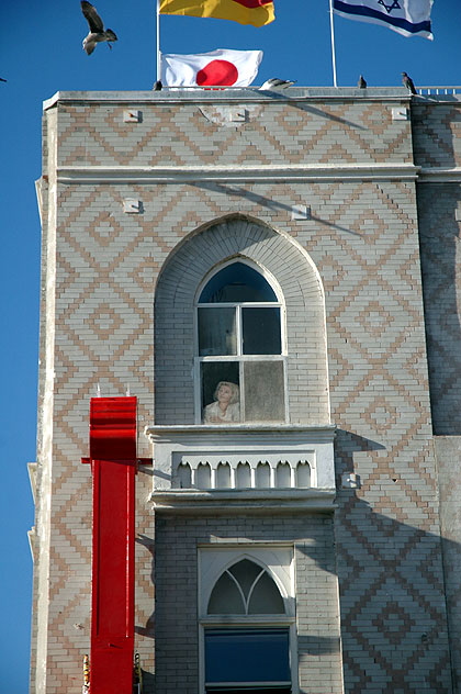 Fake girl in window, Venice Beach