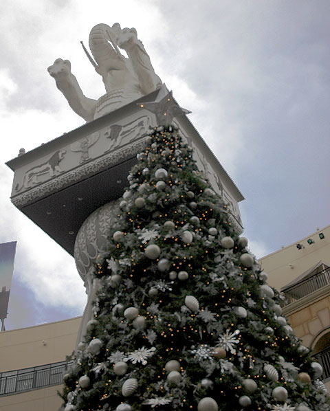 Hollywood and Highland - Christmas  Tree