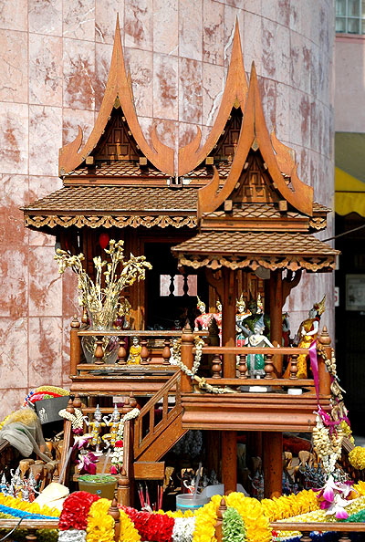 Los Angeles' Thai Town - Hollywood Boulevard from Western Avenue east to Normandie