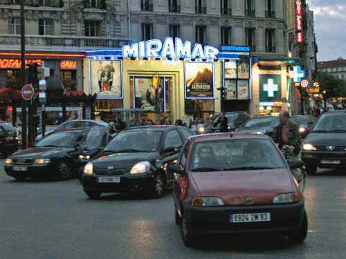 Montparnasse street scene...