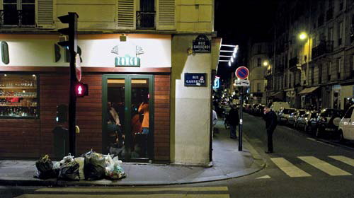 Somehow Sonny got booked to play at the Zango, which is a sleazy drinking hole pretending to be a juice bar. Outside it looks harmless. Inside it is kind of grotty, kind of what we really like.