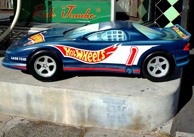 Giant Hot Wheels toy at curio shop, Melrose Avenue at Poinsettia