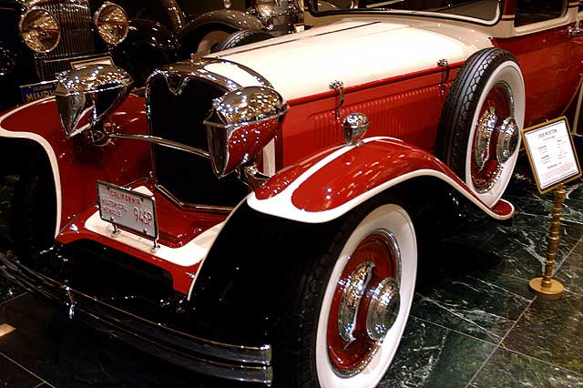 1930 Ruxton front-drive sedan
