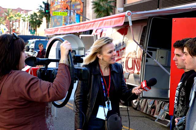 The Los Angeles Democratic Presidential Debate, January 31, 2008, at the Kodak Theater on Hollywood Boulevard  and this was what was happening outside, just before the debate began.  CNN's woman does some interviewing.