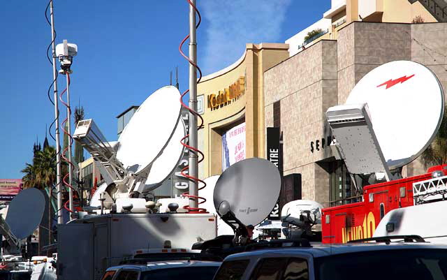 The Los Angeles Democratic Presidential Debate, January 31, 2008, at the Kodak Theater on Hollywood Boulevard - street scene 