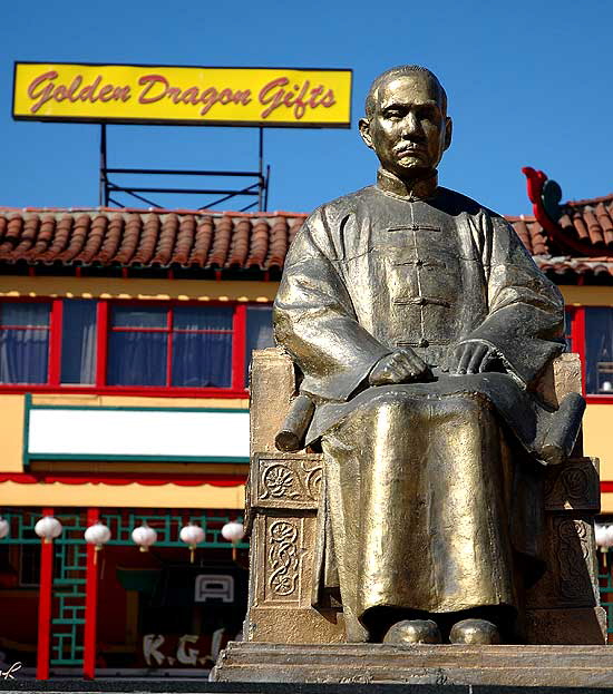 Los Angeles' Chinatown - Sun Yat-Sen statue